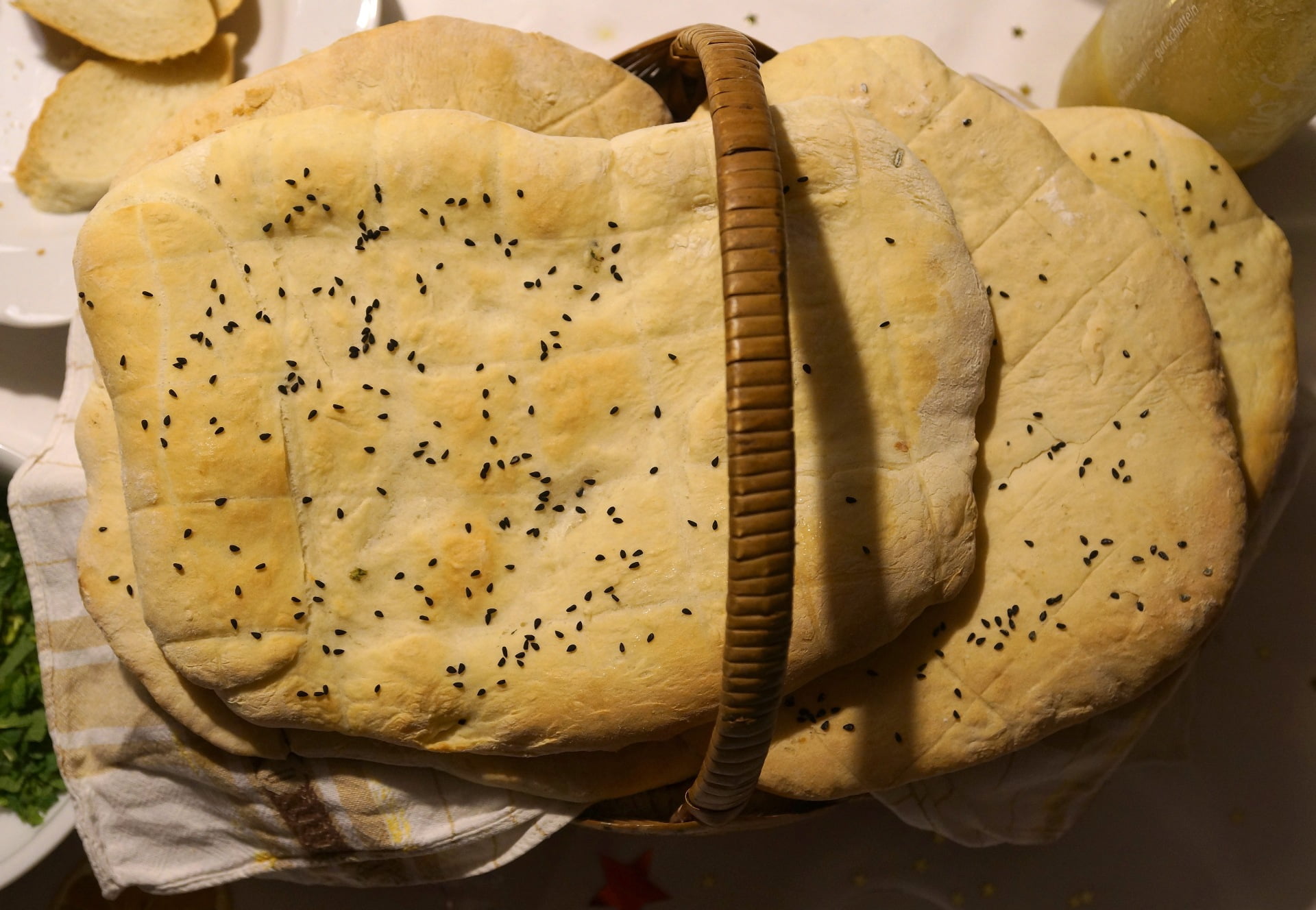 Brot im Korb - Zeichen des Alltags. © Roland Lengauer