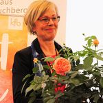 Paula stellt den Rosenstrauch als ihren 'Ja-Nein'-Baum vor