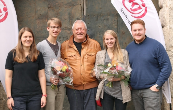 V.l.: Stefanie Hinterleitner, Philip Zehentner, KA-Präsident Bert Brandstetter, Bernadette Naderer, und e.a. Vorsitzender der Kath. Jugend Österreich Matthias Kreuzriegler © kj oö_Samuel Hanner