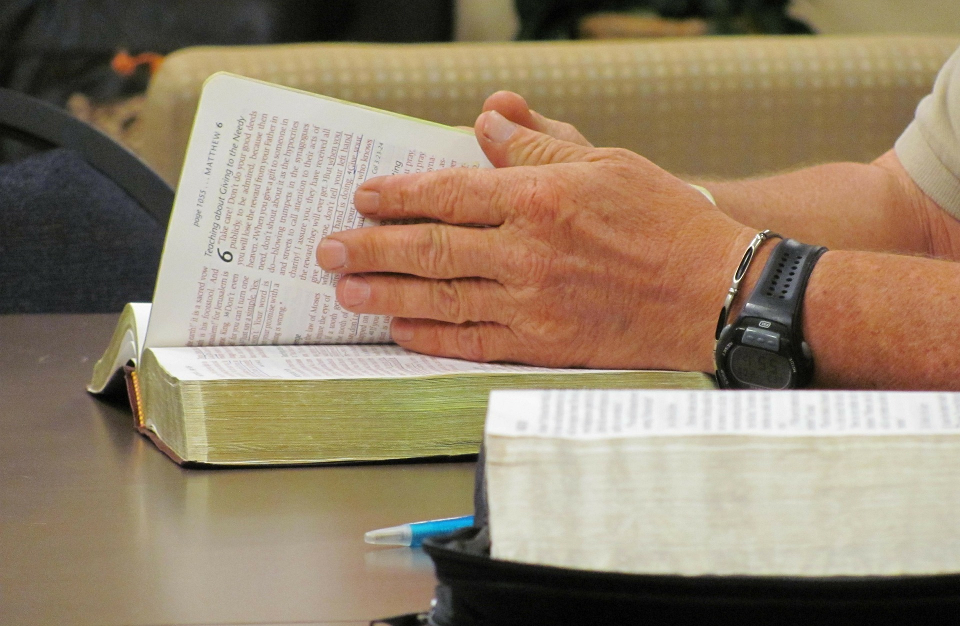 Bibel Hände