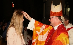 Firmung im Mariendom Linz mit Bischof Manfred Scheuer