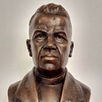 Bronzebüste von Pfarrer Matthias Spanlang / © Pfarre St. Martin im Innkreis Bronzebüste von Pfarrer Matthias Spanlang