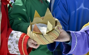Oberösterreichische Sternsinger/innen ersingen über 3 Millionen Euro für hilfsbedürftige Menschen.