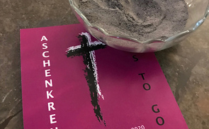 Aschenkreuz 'to go' in der Linzer Innenstadt
